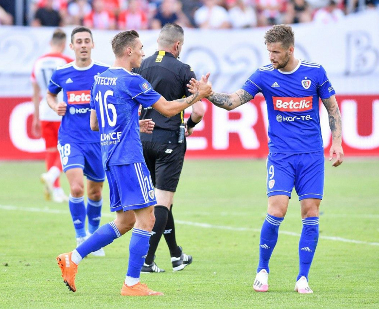 Foto piast-gliwice.eu
Piast mocnym akcentem rozpoczął nowy sezon, pewnie zwyciężając w Pucharze Polski Resovię Rzeszów. Oby tak samo efektownie zaprezentował się w PKO Ekstraklasie i eliminacjach Ligi Europy.