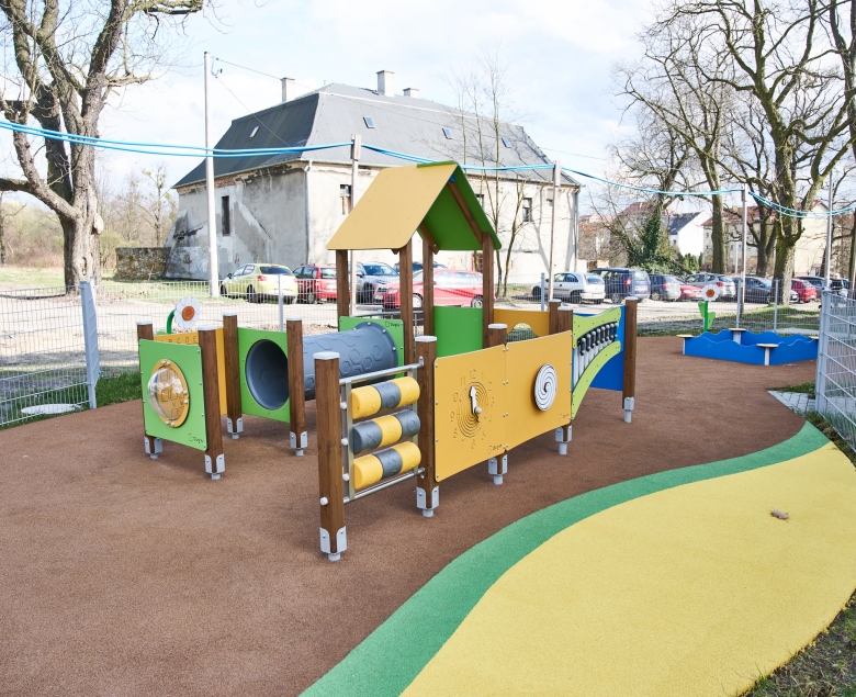 MZUK zarządza obecnie 60 placami zabaw na terenie Gliwic. Na zdjęciu plac przy ul. Dworskiej. Fot. Michał Buksa