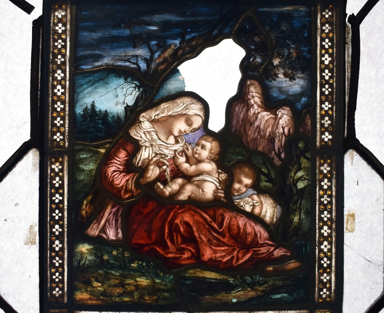 Fragment obiektu po oczyszczeniu z widocznym ubytkiem szkła, fot. A. Kaźmierczak