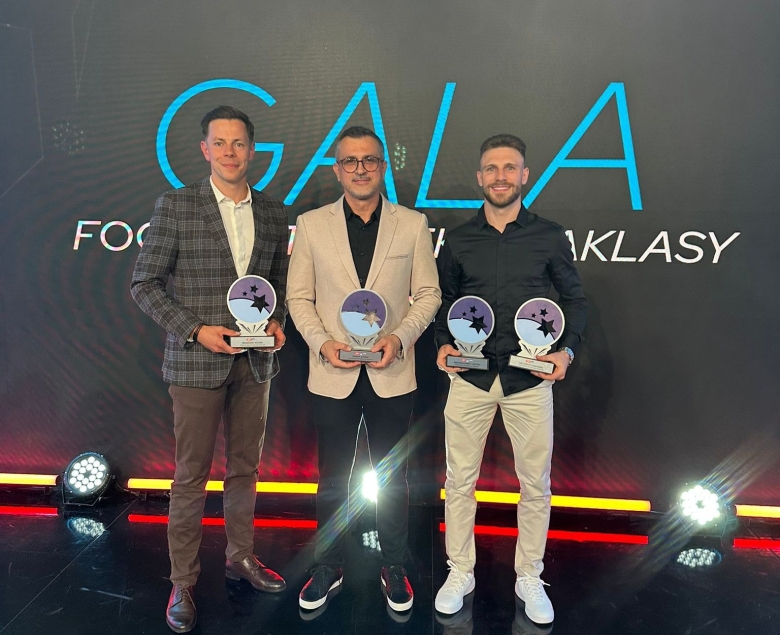 Michał Widuch, trener Juninho oraz Vinicius Lazzaretti zostali uhonorowani podczas Gali FFE.