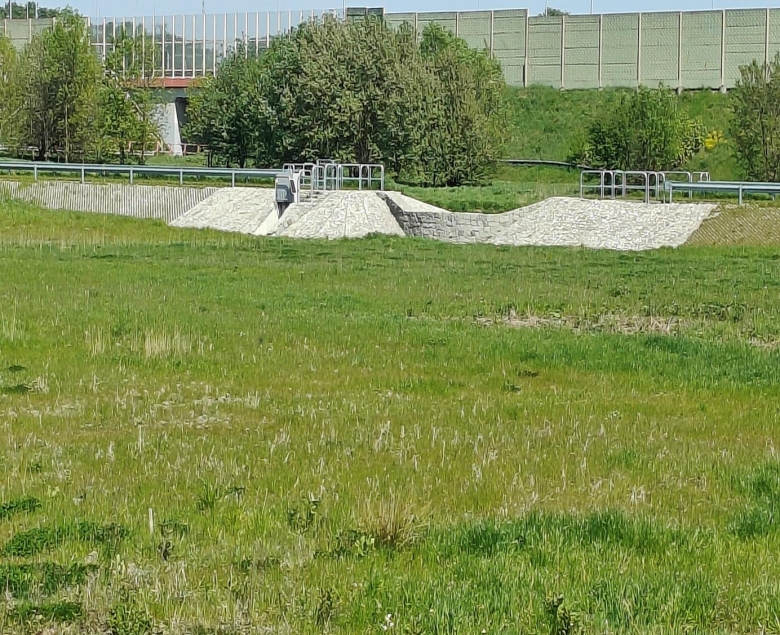 Zdjęcie 1. Zbiornik retencyjny (otwarty) na potoku Cienka.