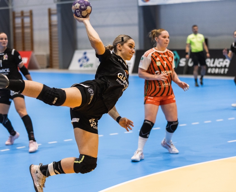 Piłkarki ręczne Sośnicy Gliwice choć przegrały dwa pierwsze mecze ligowe fragmentami pokazywały  drzemiący w nich potencjał.
Foto: SPR Sośnica Gliwice