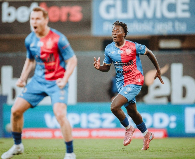 Leandro Sanca (z prawej) był jednym z najlepszych graczy sobotniego meczu.
Foto: piast-gliwice.eu