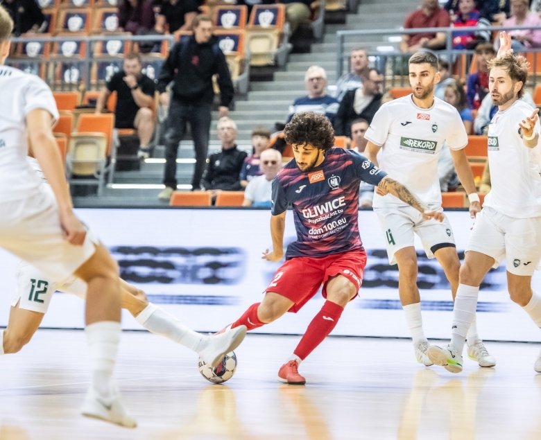 Piast po raz piąty w tym roku pokonał Rekord Bielsko-Biała, w niedzielę rozgromił Futsal Świecie.