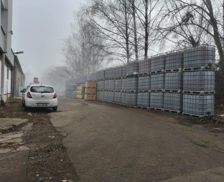 Mauzery poukładane jak ściana