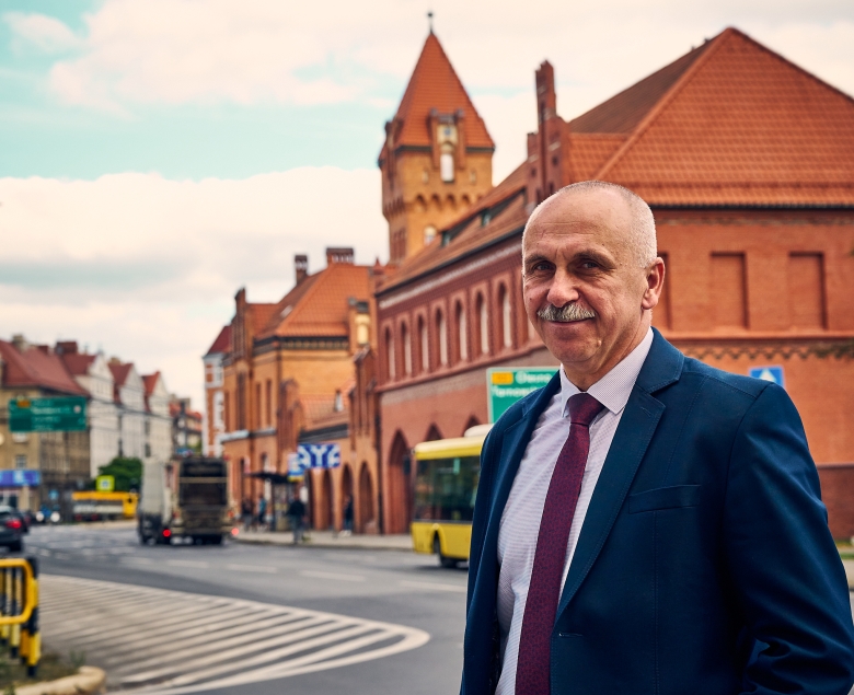 Ze strażą pożarną związany byłem przez 33 lata, zdobywając zawodowe ostrogi w gliwickiej komendzie przy ul. Wrocławskiej. Ta praca dawała mi mnóstwo satysfakcji.