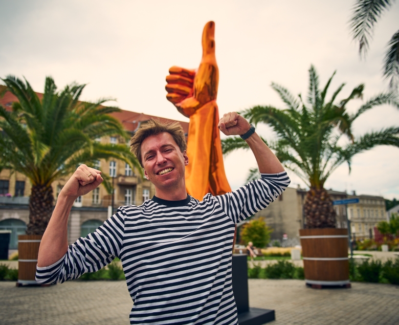 - Totem to symbol Biennale, wydarzenia które współorganizowałem na przełomie czerwca i lipca tego roku. Jestem szczęśliwy, że zostało ono tak bardzo ciepło przyjęte.