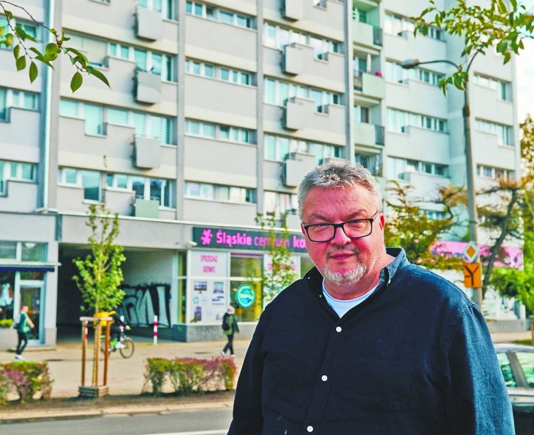 Dworcowa. 
Tu dorastałem. Ktoś kiedyś powiedział, że dla budowania własnej tożsamości, wartości i poczucia bezpieczeństwa najważniejsze w życiu są korzenie.